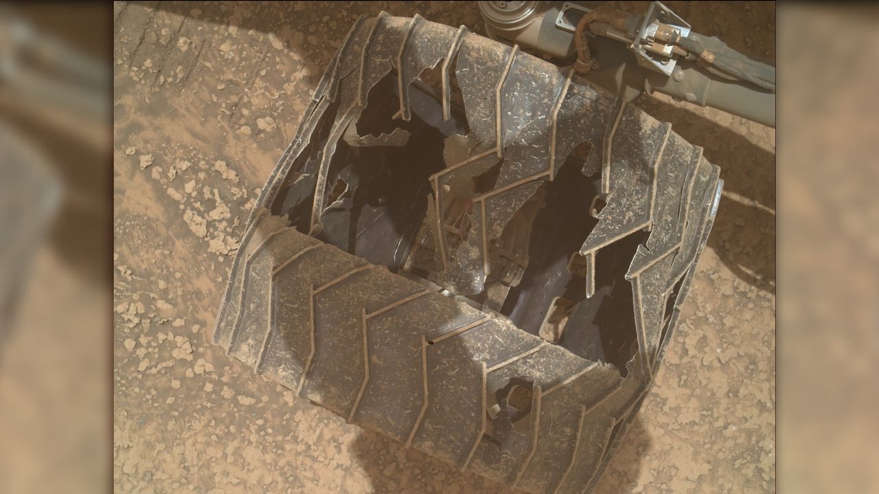 Curiosity Rover's Wheel Shows Wear After 14 Years on Mars