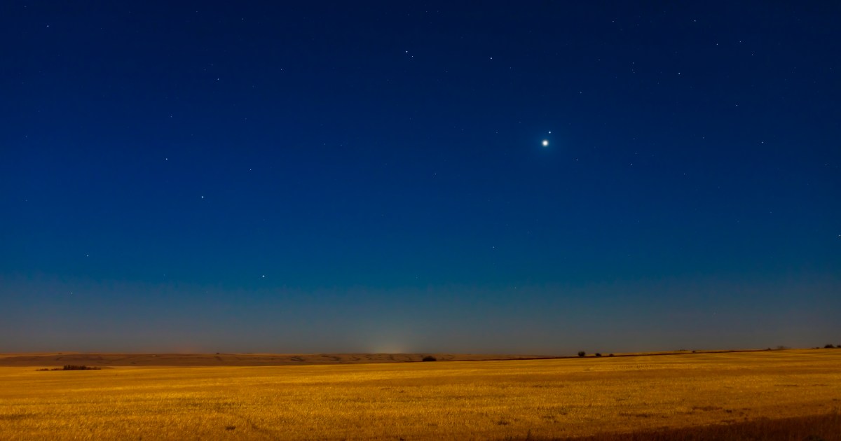 July Sky: Mars, Uranus Conjunction, Venus Brightens