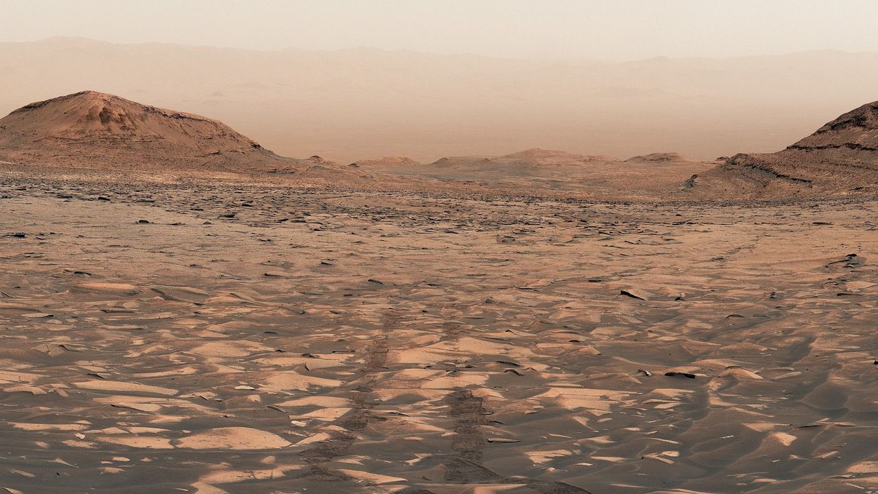 Curiosity climbs to new heights on Mars