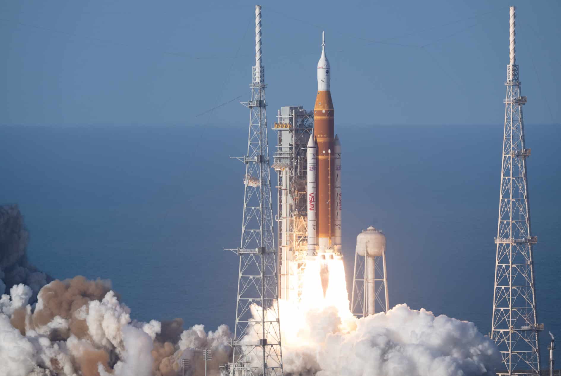 Lunar Missions Serve as Crucible for Mars Exploration