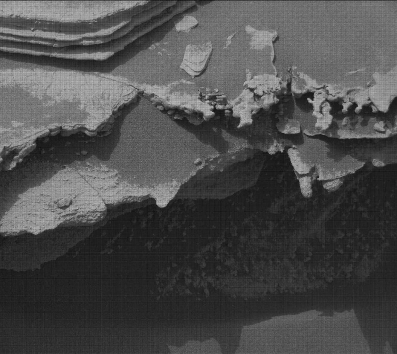 Curiosity Rover Resumes Mount Sharp Ascent After Geological Detour