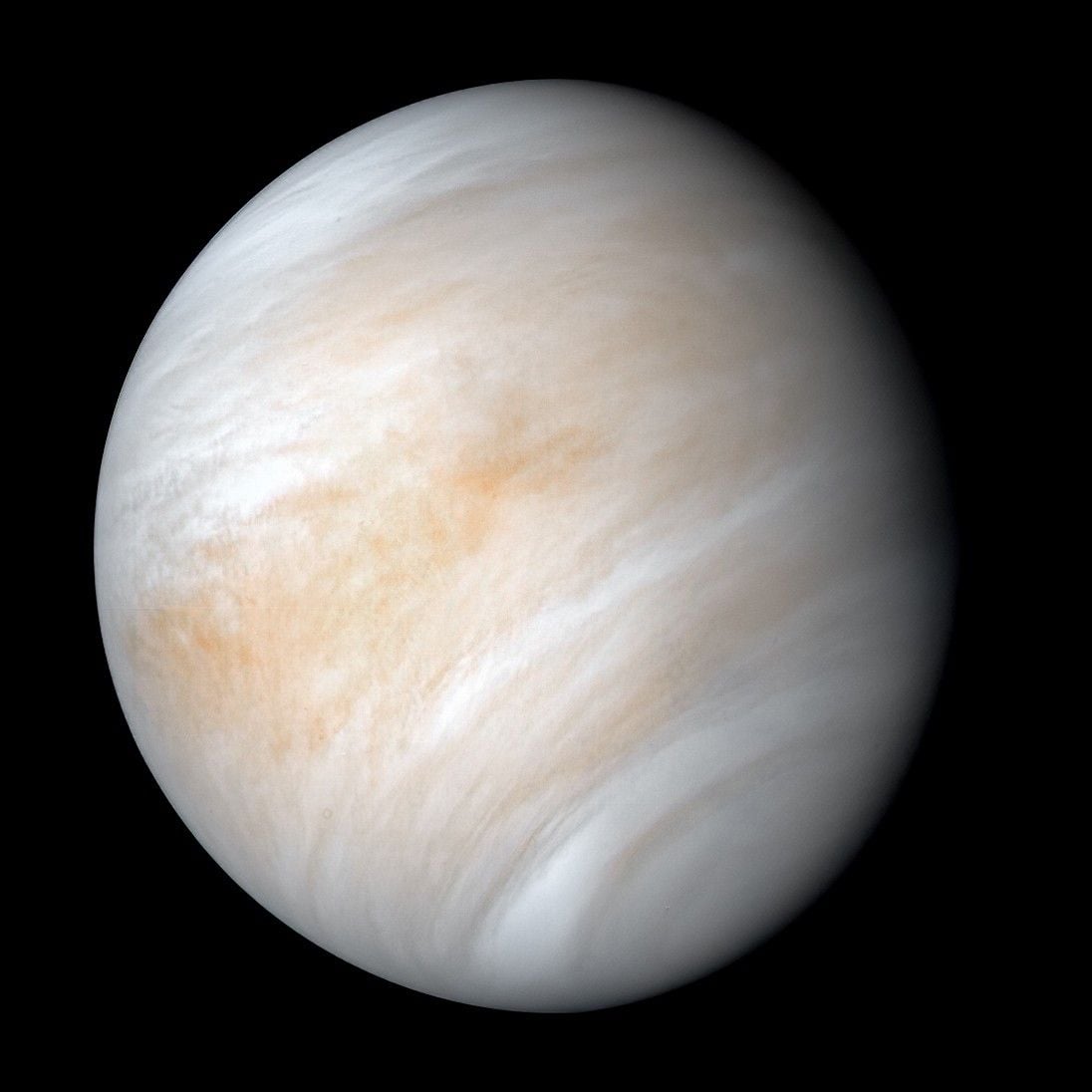 Venusian Clouds Offer Earth-like Pressure, NASA Study Suggests