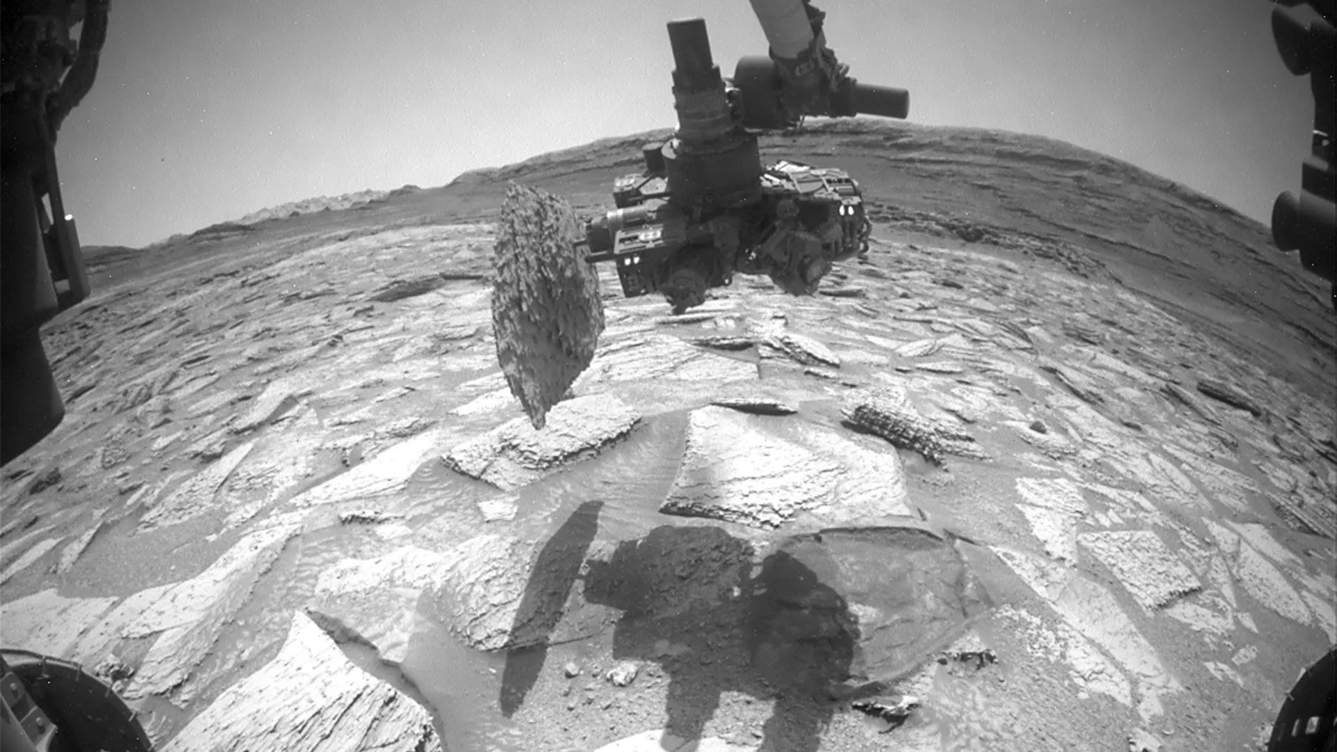 Curiosity Rover Accidentally Lifts Rock from Mars Surface