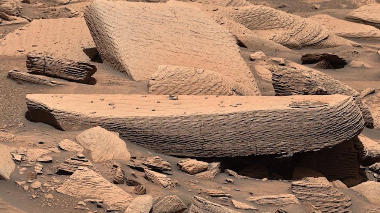 Curiosity Rover Finds Ancient Martian Sandstorm Record