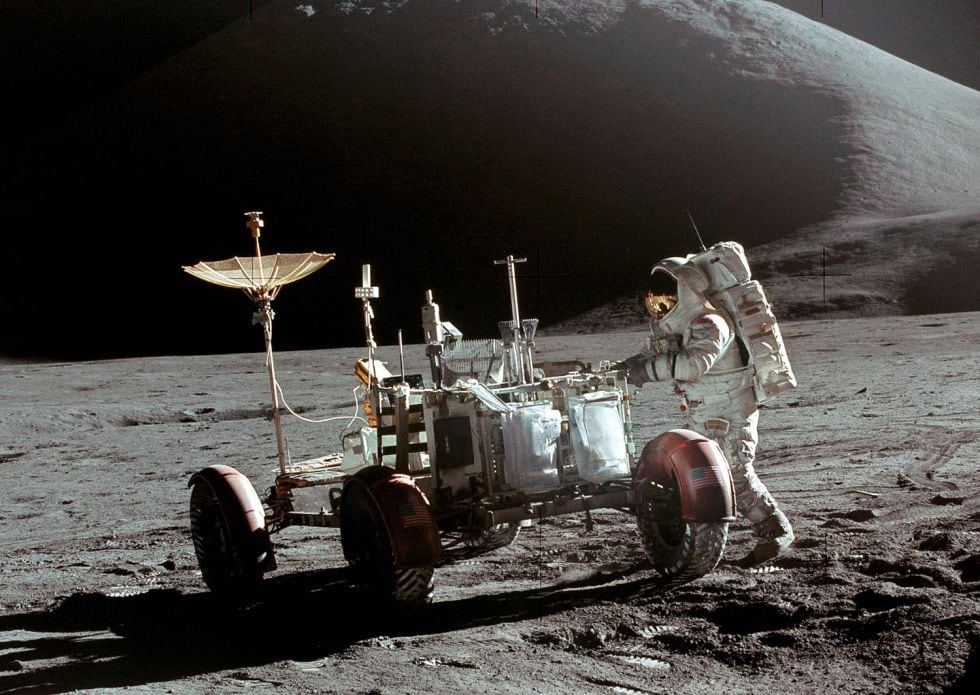 Mars Time Differs from Earth Time, How to Sync Clocks Between Worlds?
